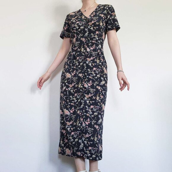Vintage 90s short-sleeved button-up dainty floral maxi dress - Picture 2 of 16